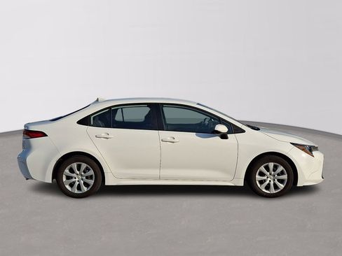 Used 2022 Toyota Corolla LE image 7