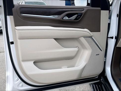 Used 2021 GMC Yukon Denali w/ Denali Premium Package image 21