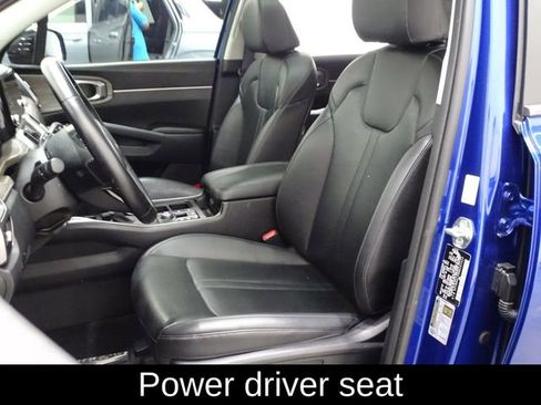 Used 2022 Kia Sorento EX w/ Panoramic Sunroof Package image 11