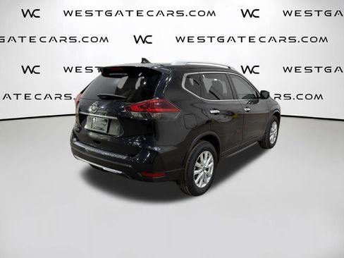 Used 2019 Nissan Rogue SV image 16