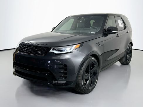 New 2025 Land Rover Discovery Dynamic SE image 1
