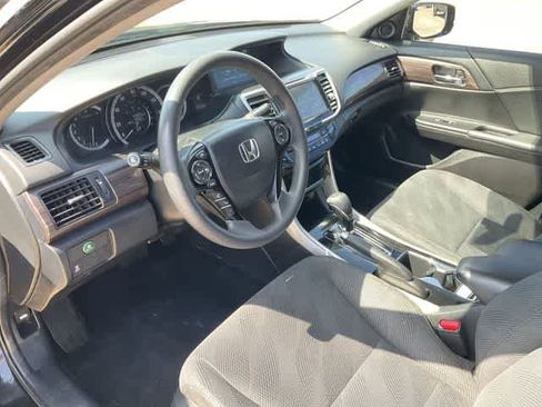 Used 2017 Honda Accord EX image 10