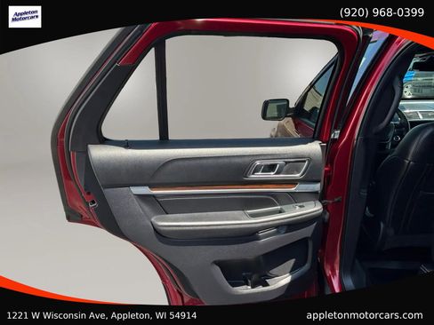 Used 2019 Ford Explorer Limited w/ Equipment Group 301A AWD/4WD image 19
