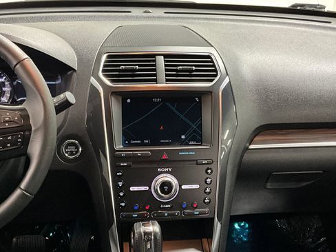 Used 2019 Ford Explorer Limited FWD image 8