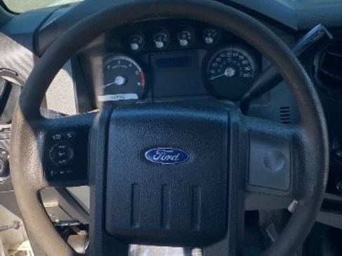Used 2015 Ford F550 2WD Crew Cab Super Duty image 26