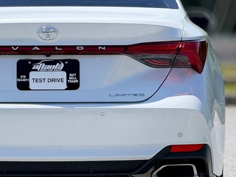 Used 2020 Toyota Avalon Limited w/ Advanced Safety Package FWD image 17