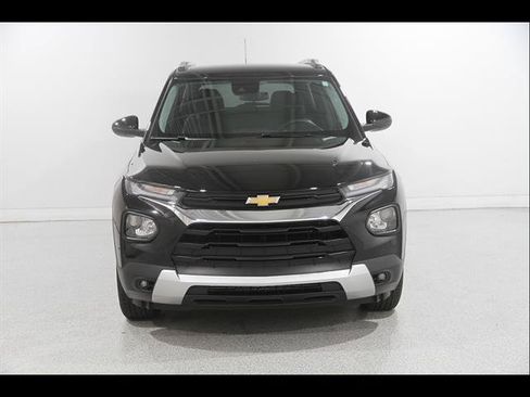 Used 2023 Chevrolet TrailBlazer LT AWD/4WD image 2