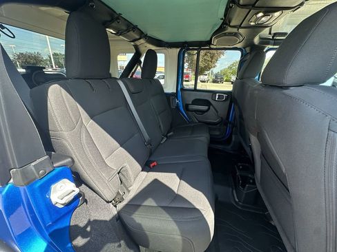 Used 2021 Jeep Wrangler Unlimited Sport image 26