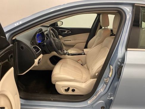 Used 2015 Chrysler 200 C FWD image 9