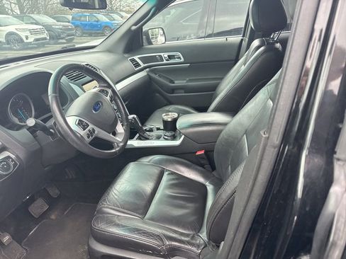 Used 2015 Ford Explorer XLT w/ Equipment Group 202B image 11