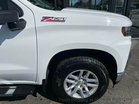 Used 2022 Chevrolet Silverado 1500 LT w/ Z71 Off-Road Package image 9