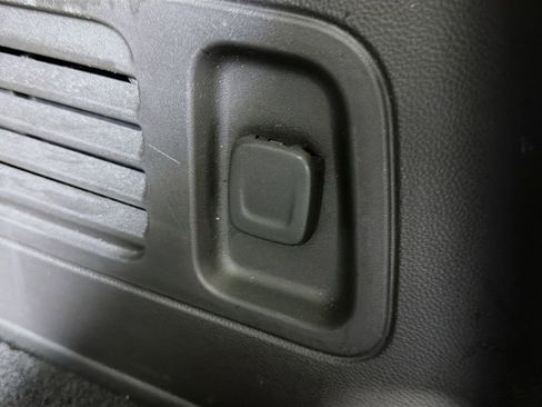 Used 2020 Buick Enclave Essence w/ Sound and Sites Package image 40