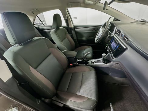 Used 2017 Toyota Corolla LE image 28