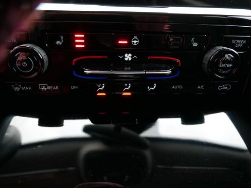 Used 2022 Jeep Grand Cherokee L Laredo w/ Luxury Tech Group I image 23