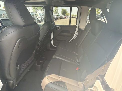 New 2026 Jeep Wrangler Unlimited Sahara AWD/4WD image 21