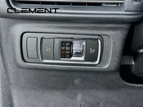 Used 2025 Lincoln Corsair AWD image 14
