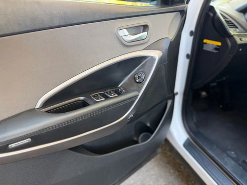 Used 2016 Hyundai Santa Fe Sport image 11