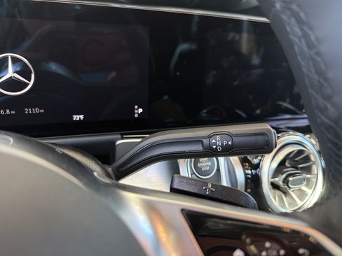 Used 2026 Mercedes-Benz GLB 250 4MATIC image 17