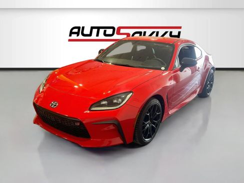 Used 2025 Toyota GR86 Premium w/ GR Wheel Package (TMS RWD image 3