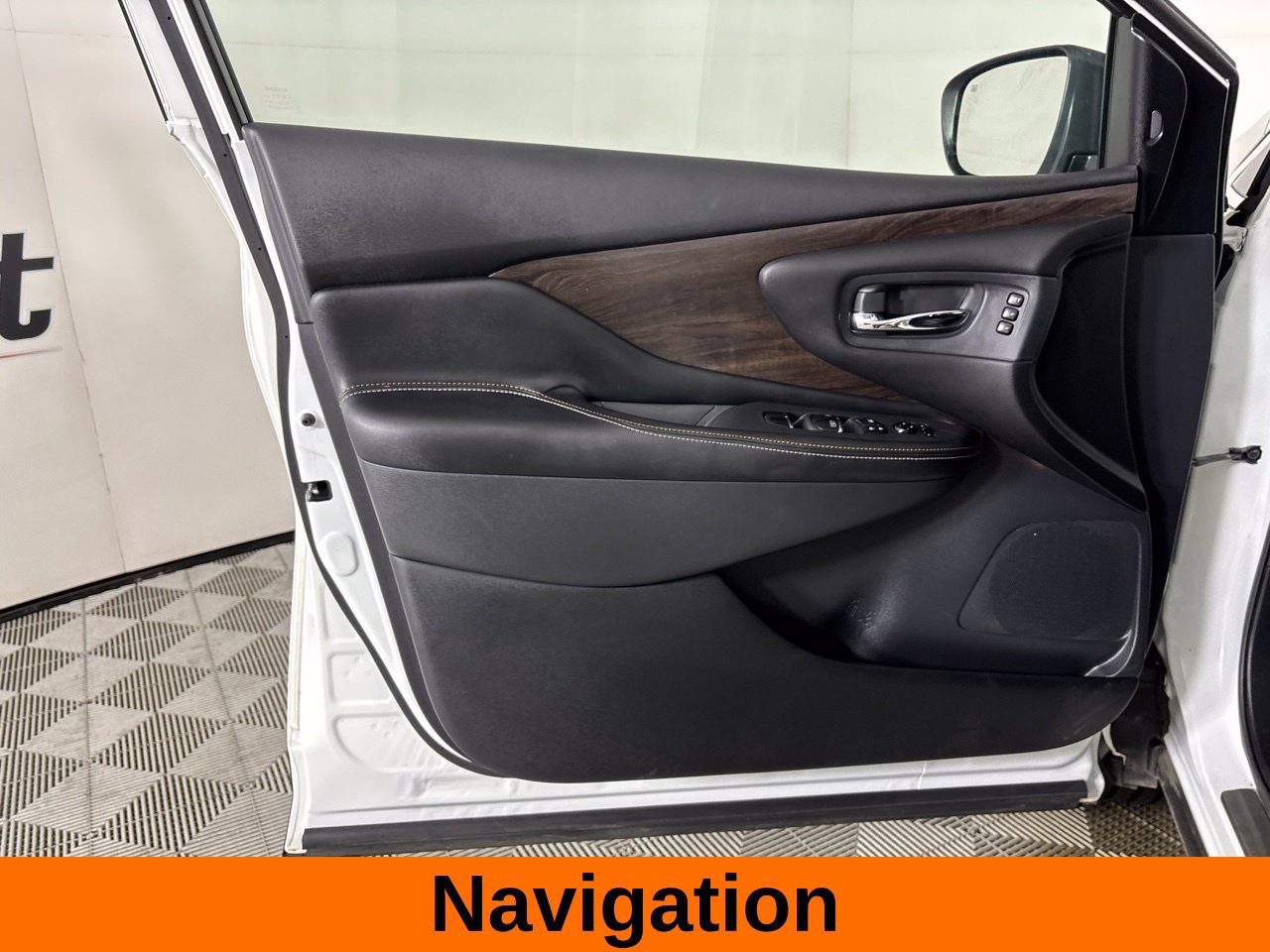 Used 2024 Nissan Murano Platinum w/ Cargo Package FWD image 11