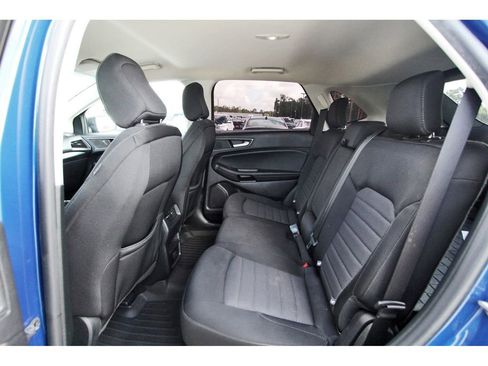 Used 2020 Ford Edge SE FWD image 10