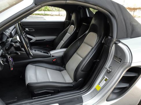 Used 2018 Porsche 718 Boxster image 34