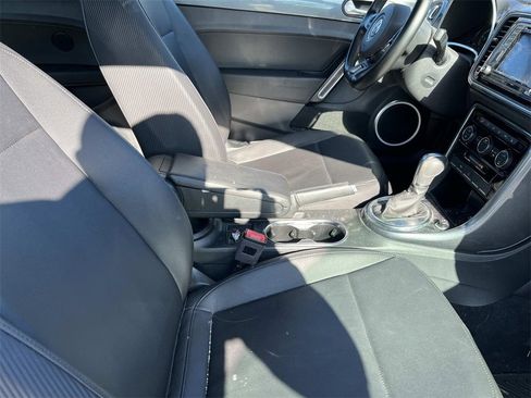 Used 2019 Volkswagen Beetle 2.0T SE image 13