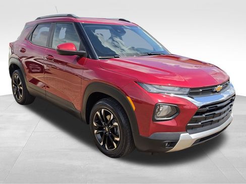 Used 2021 Chevrolet TrailBlazer LT w/ Convenience Package FWD image 4