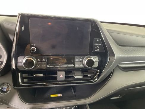 Used 2023 Toyota Highlander XSE AWD/4WD image 16