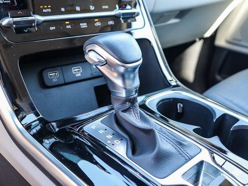 Certified 2024 Kia Carnival SX Prestige FWD image 21