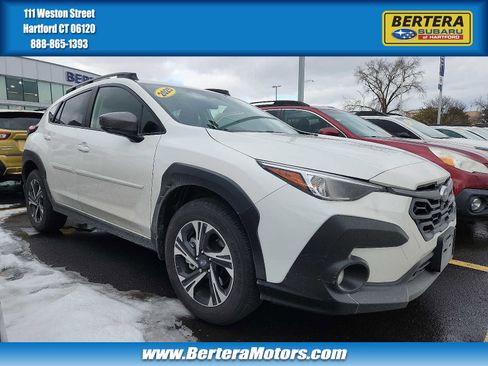 Used 2025 Subaru Crosstrek 2.0i Premium image 1