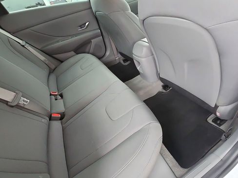 Certified 2024 Hyundai Elantra SE FWD image 11