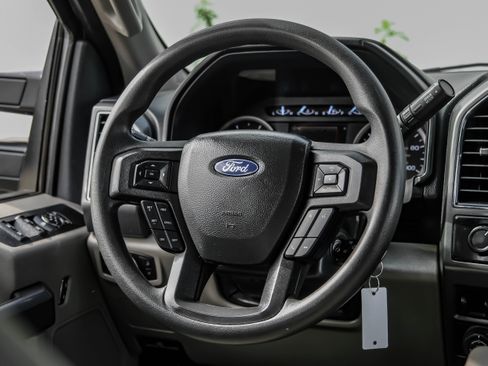 Used 2022 Ford F450 XLT w/ Camper Package AWD/4WD image 12