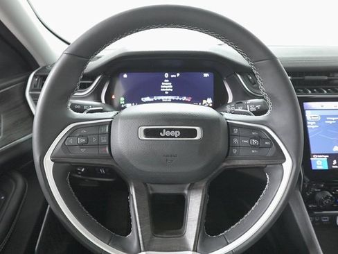 Used 2023 Jeep Grand Cherokee L Limited w/ Luxury Tech Group II image 13