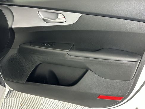 Used 2023 Kia Forte LXS FWD image 31