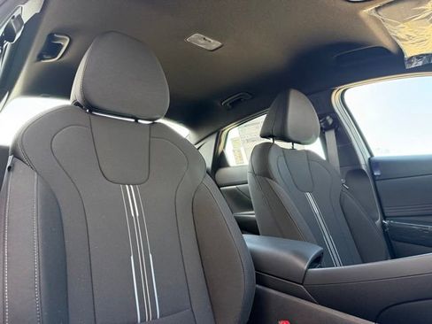 New 2026 Hyundai Elantra Sport FWD image 21