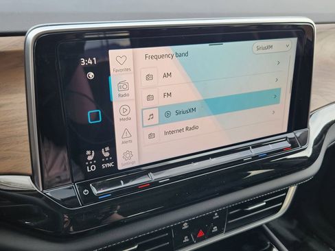 New 2026 Volkswagen Atlas SE image 8