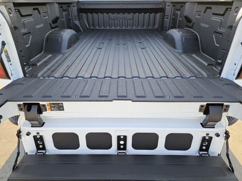 New 2026 GMC Sierra 3500 Denali Ultimate AWD/4WD image 22