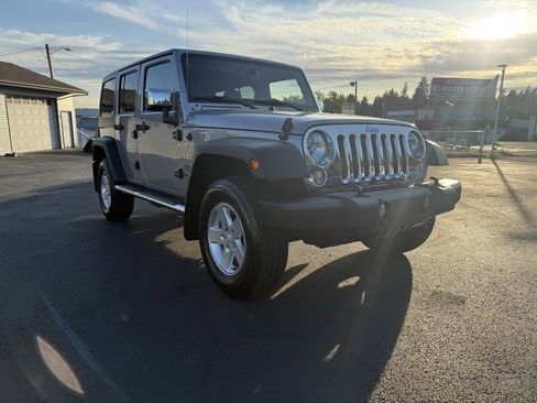 Used 2016 Jeep Wrangler Unlimited Sport w/ Power Convenience Group image 4