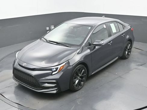 Used 2026 Toyota Corolla SE w/ SE Package FWD image 29