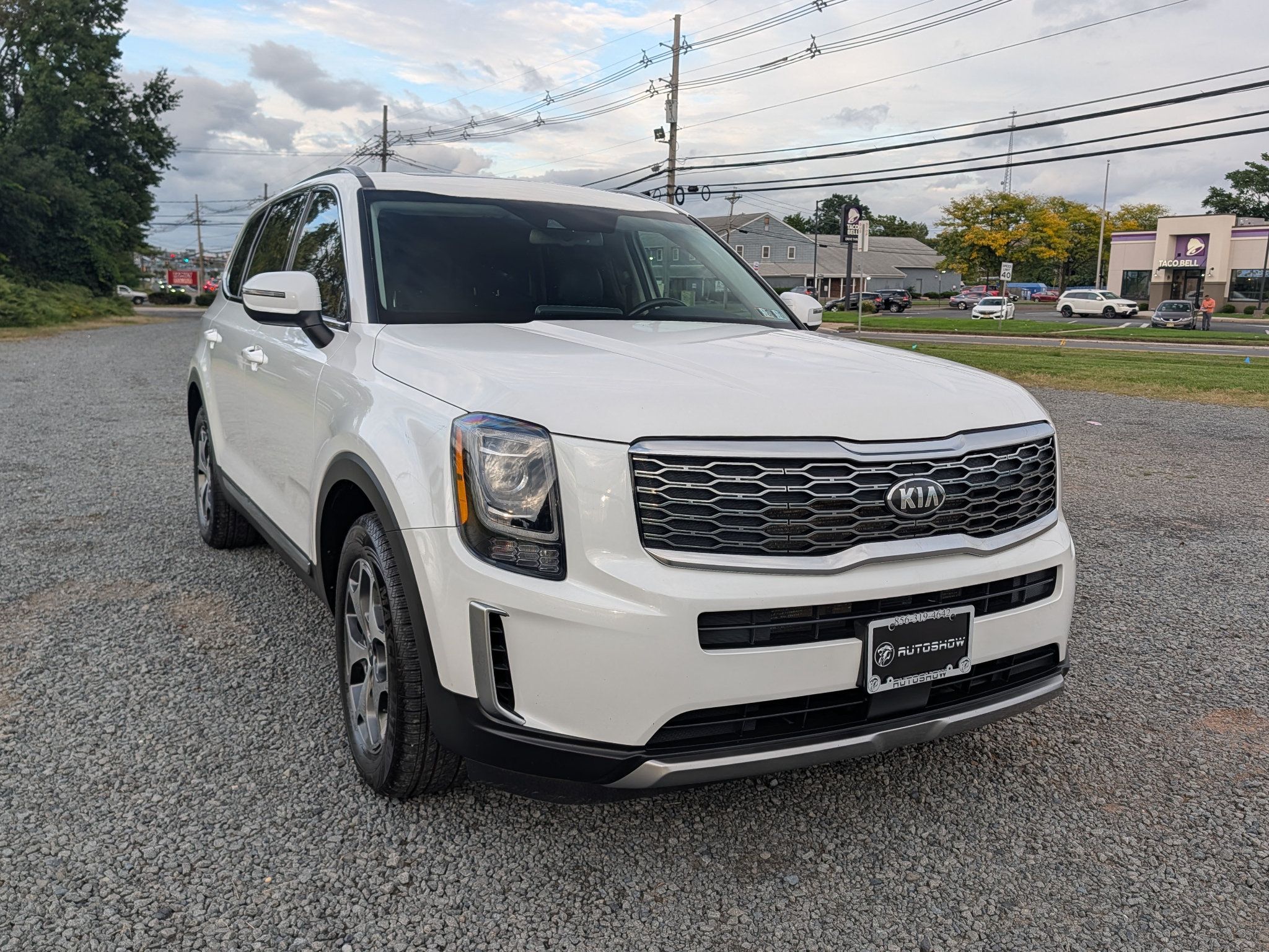 Used 2020 Kia Telluride EX AWD/4WD image 3