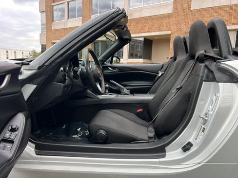 Used 2016 MAZDA MX-5 Miata Sport RWD image 16