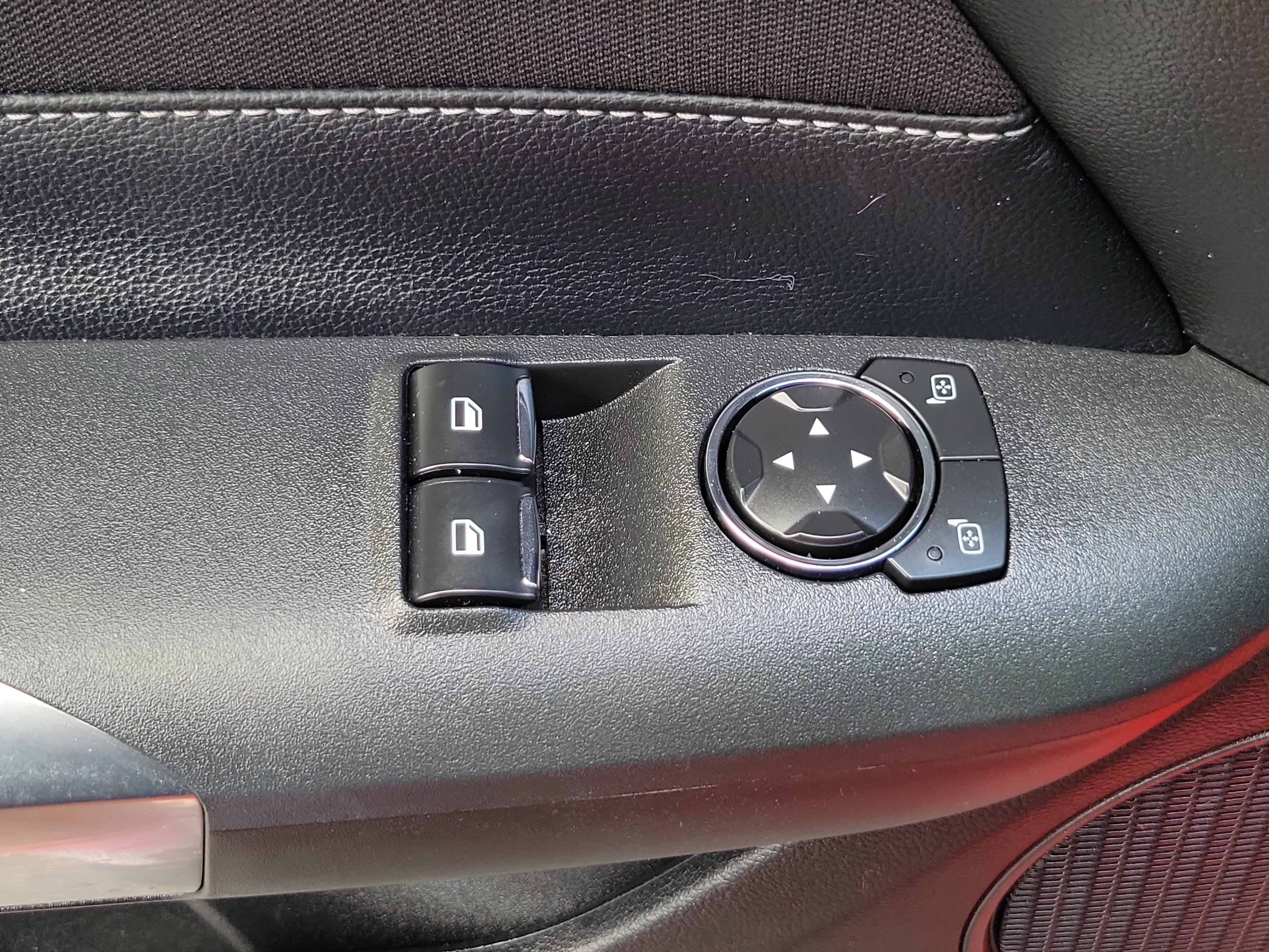Used 2020 Ford Mustang Coupe RWD image 24