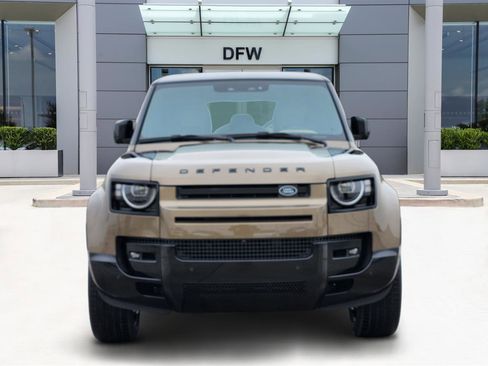 New 2026 Land Rover Defender 110 X-Dynamic SE image 2