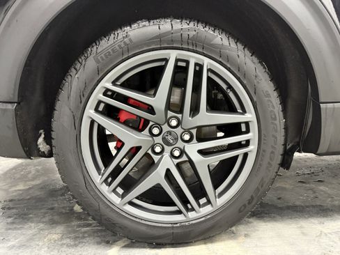 Used 2025 Ford Explorer ST image 34