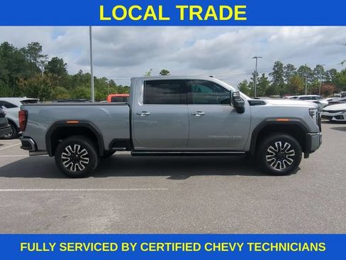 Used 2025 GMC Sierra 2500 Denali Ultimate AWD/4WD image 4