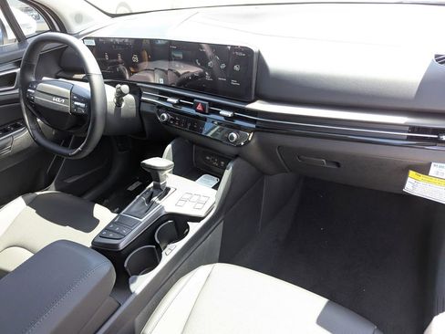 New 2026 Kia Sportage EX FWD image 12