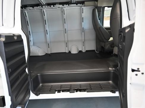 New 2026 GMC Savana 3500 w/ Driver Convenience Package RWD image 26