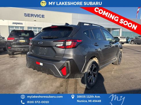 Used 2024 Subaru Crosstrek 2.0i Premium w/ Crosstrek Mirror Package image 8