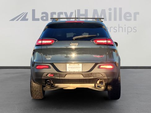 Used 2016 Jeep Cherokee Trailhawk w/ Cold Weather Group image 5